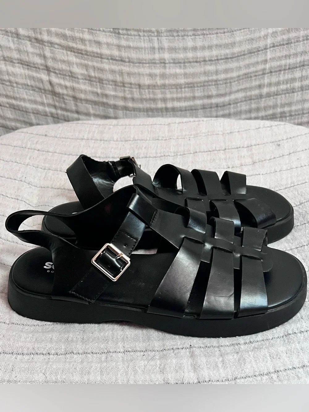 Girl’s Black Strappy Fisherman Sandals with Buckle